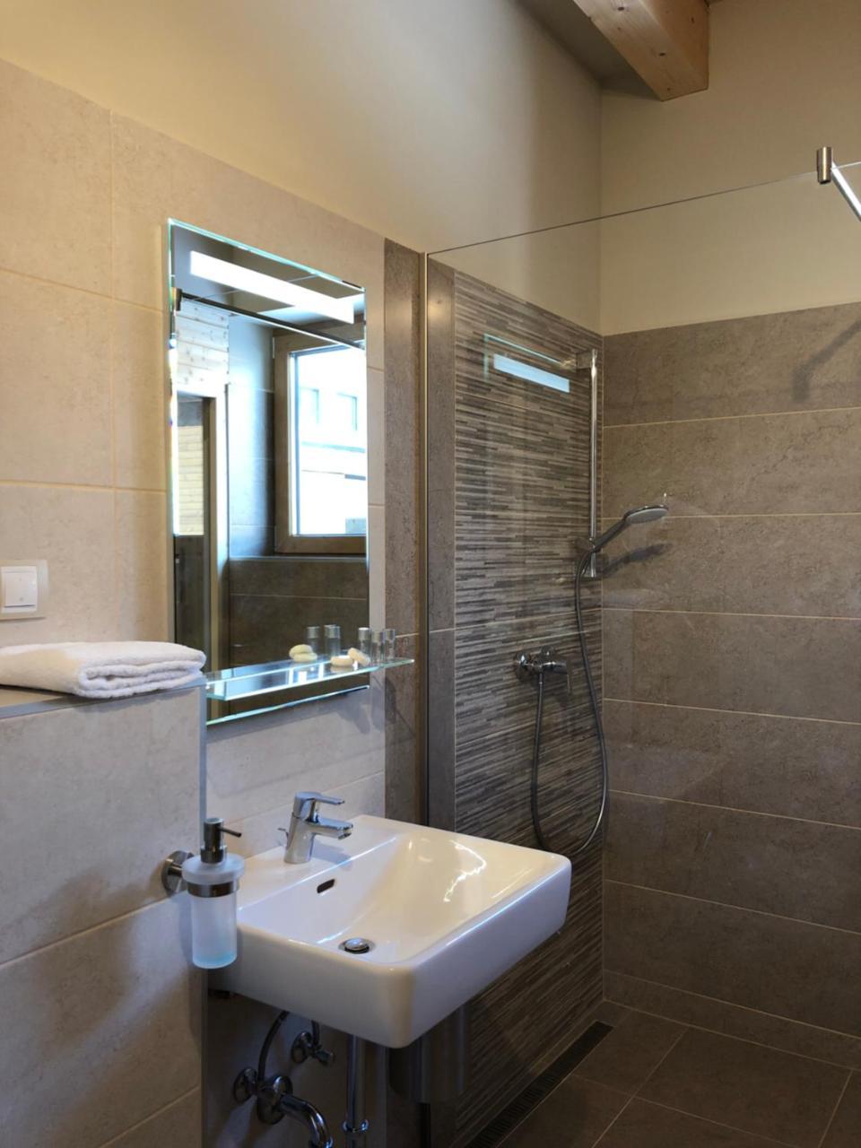 Hs - Rockhaus Aparthotel Pruggern Ngoại thất bức ảnh